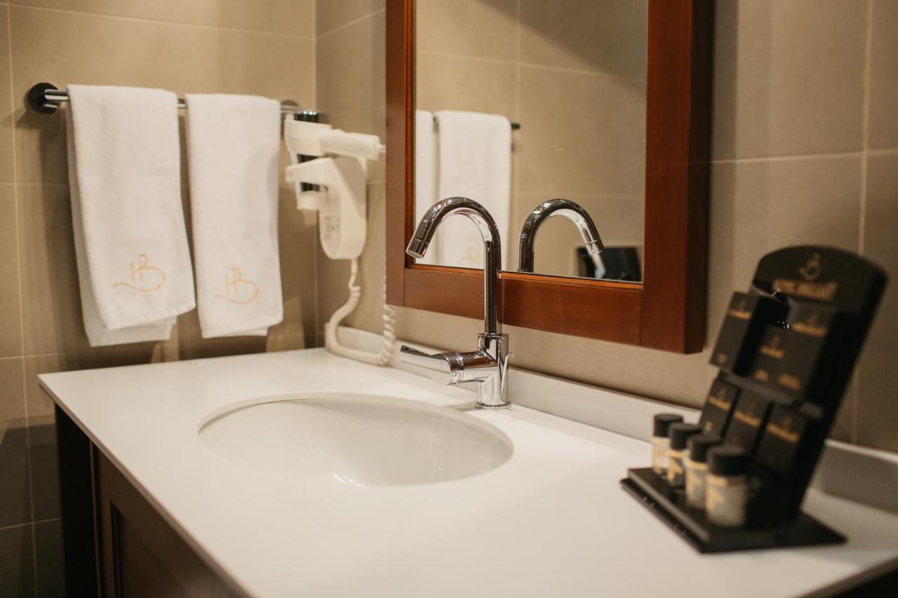 Briliant Hotel Cluj-Napoca Buitenkant foto