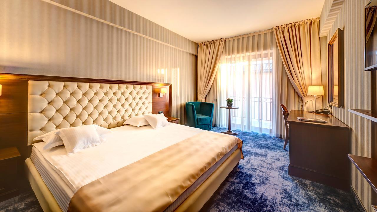 Briliant Hotel Cluj-Napoca Buitenkant foto