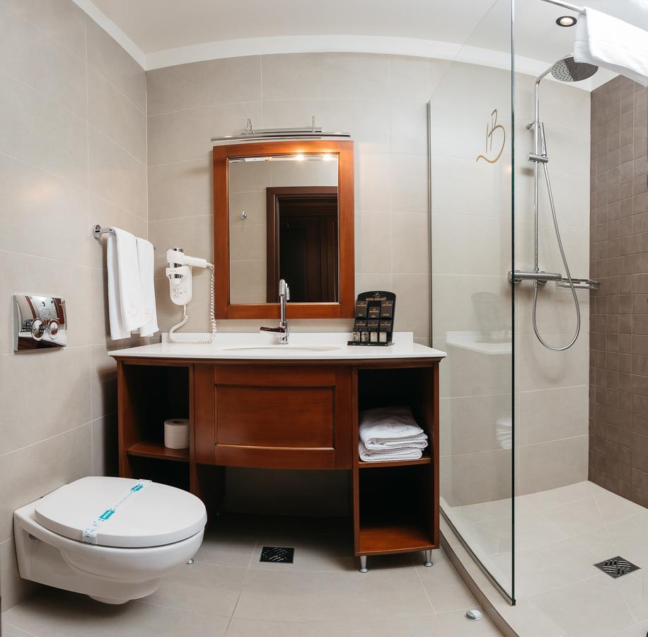 Briliant Hotel Cluj-Napoca Buitenkant foto